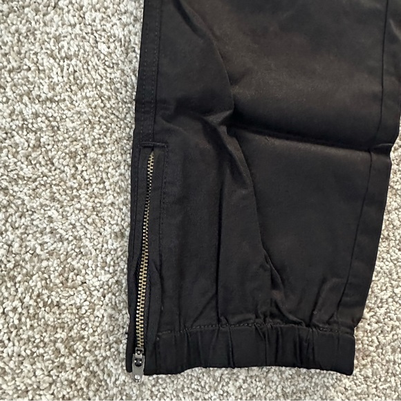 Women’s Size 6 Lisa Rinna Cropped Pants with Side Zipper - Picture 4 of 15